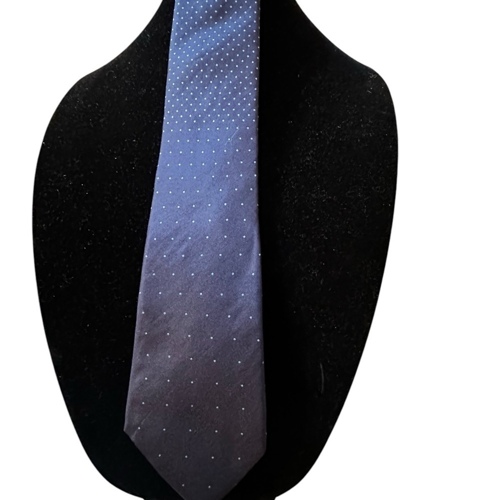 Oscar de la Renta Navy Blue Silk Necktie with Dotted Pattern